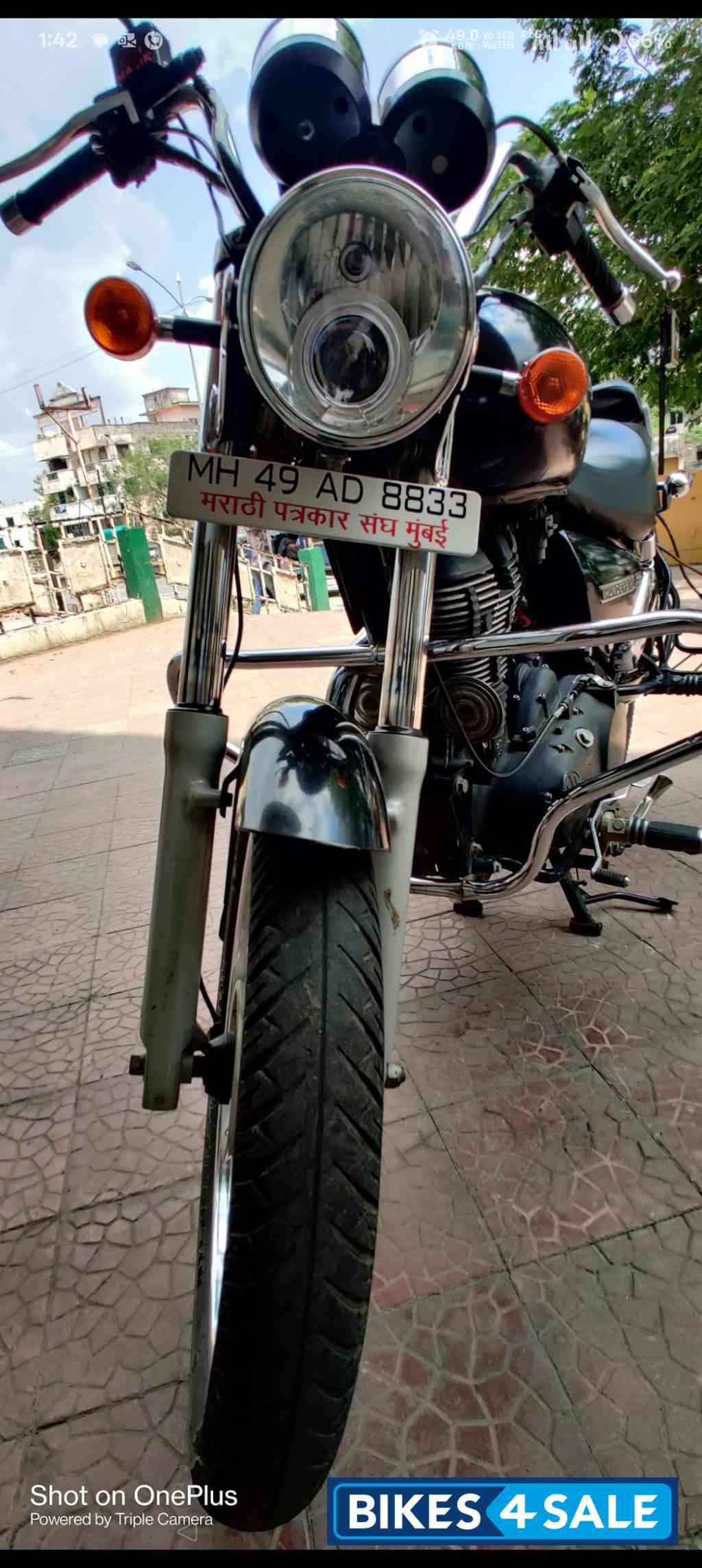 Black Royal Enfield Thunderbird 350