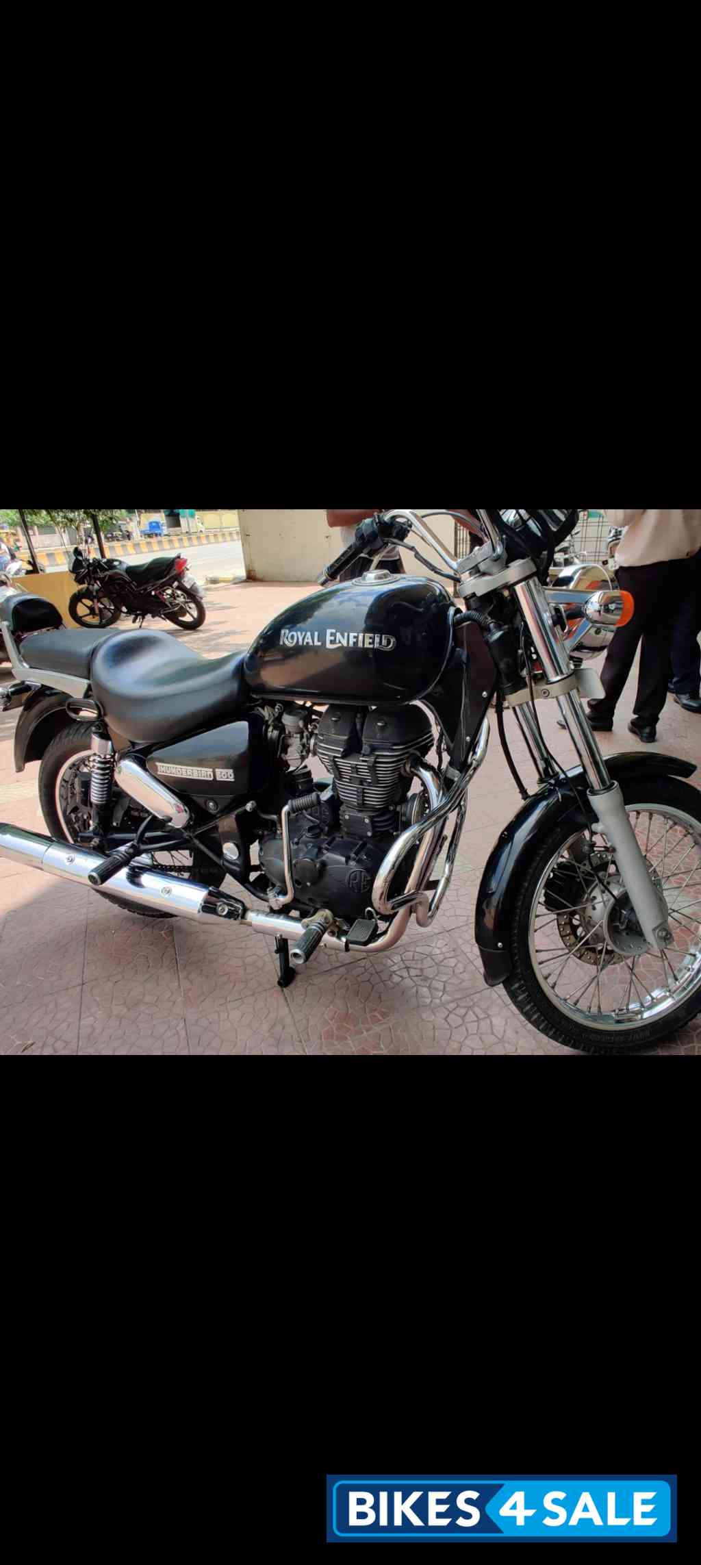 Black Royal Enfield Thunderbird 350