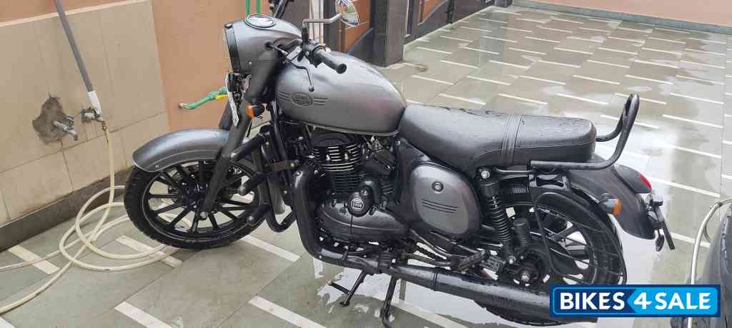 Midnight Grey Jawa Midnight Grey