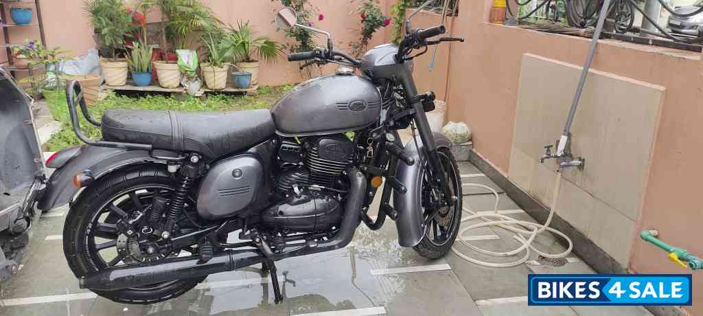 Midnight Grey Jawa Midnight Grey