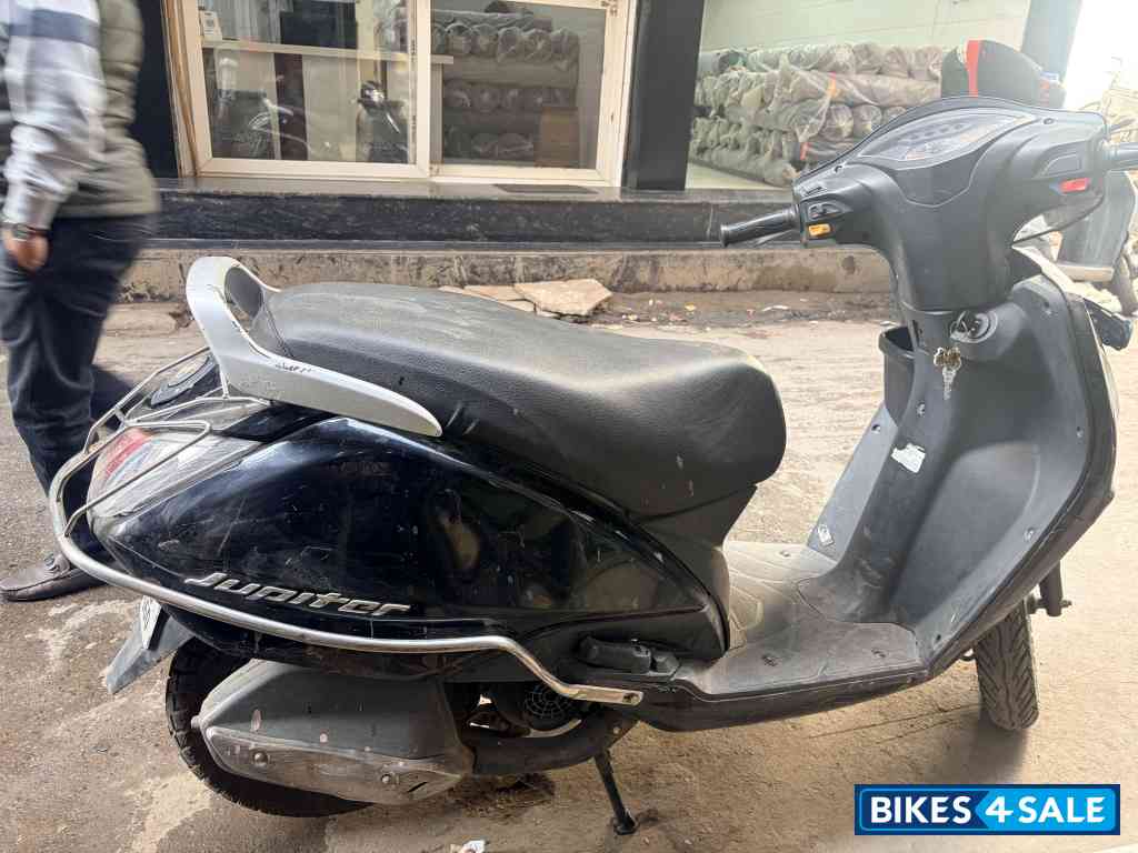 Black TVS Jupiter BS6 Black TVS Jupiter BS6