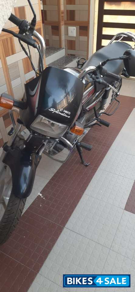 Red-black Hero Splendor Plus