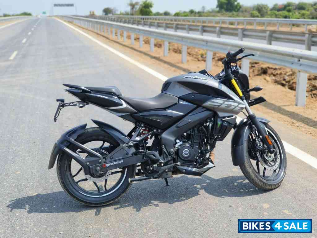 Grey Bajaj Pulsar NS 200 BS6