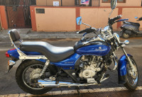 Blue Bajaj Avenger 220 DTS-i