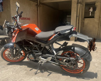Orange KTM Duke 125 2020