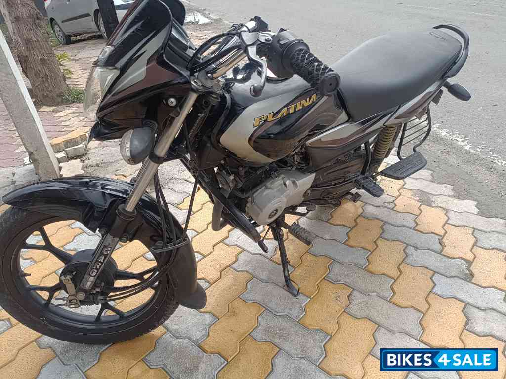 Ebony Black Bajaj Platina 110