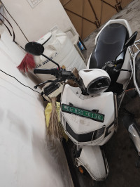 White Bounce Infinity E1