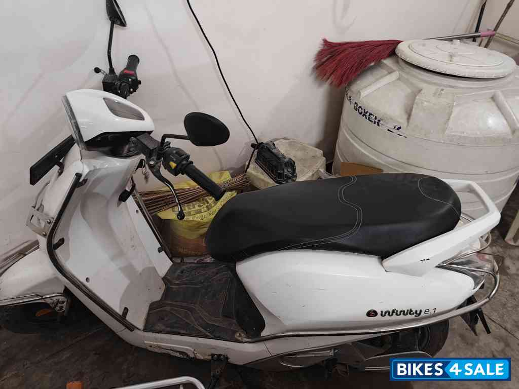 White Bounce Infinity E1