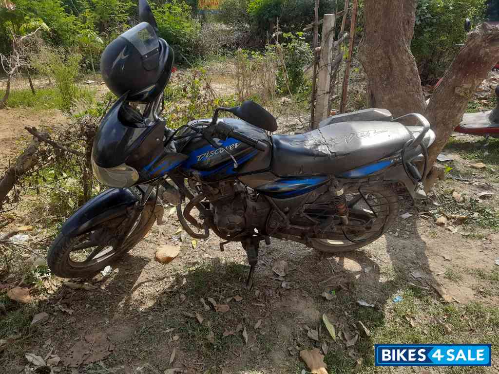 Black And  Dark Blue Bajaj Discover 150 F