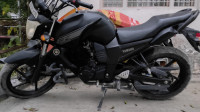 Black Yamaha FZ16