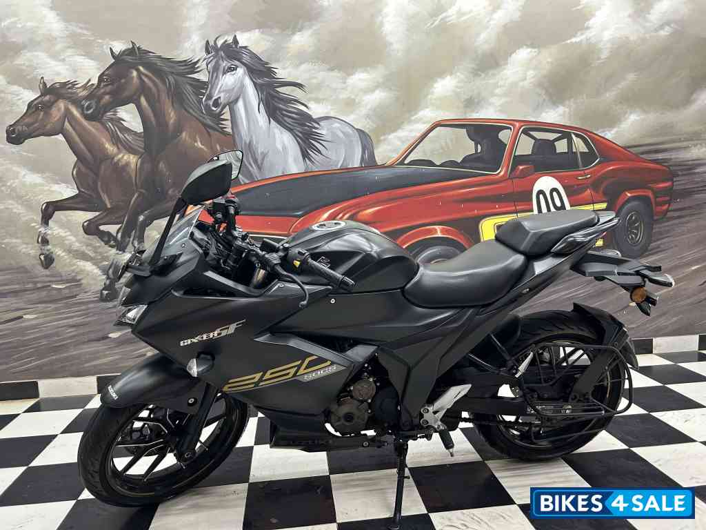 Suzuki Gixxer SF 250 BS6