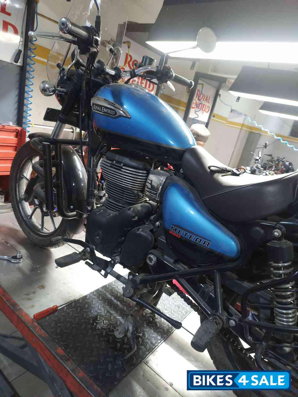 Royal Blue Royal Enfield Meteor 350 Supernova
