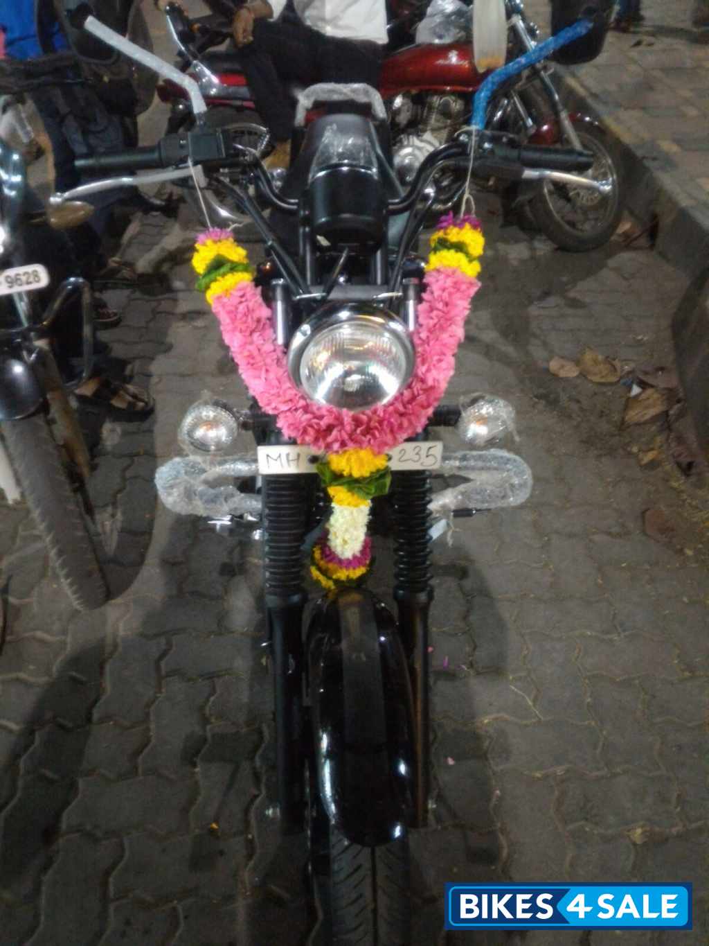 Blue Bajaj Avenger Street 150