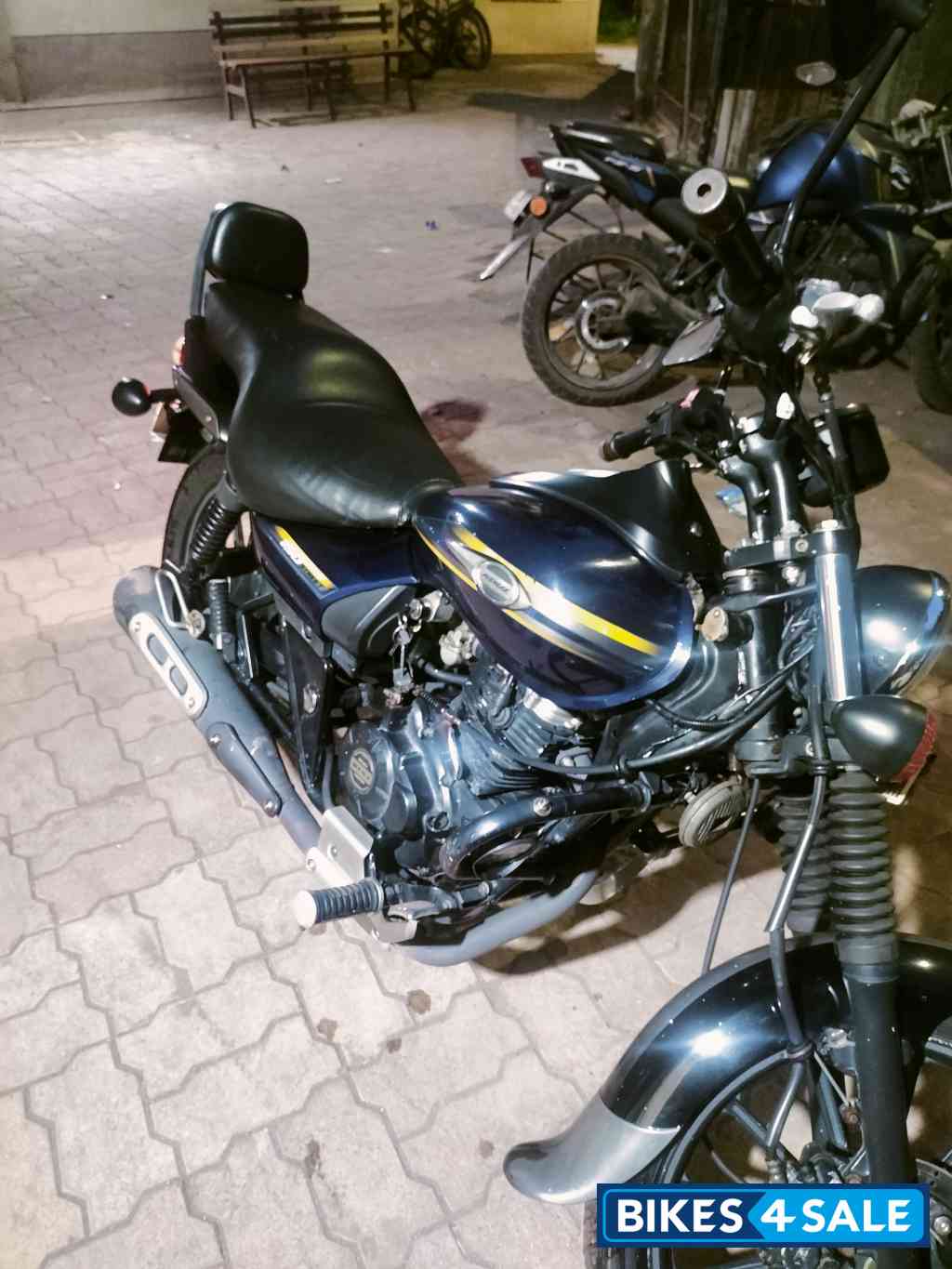 Blue Bajaj Avenger Street 150