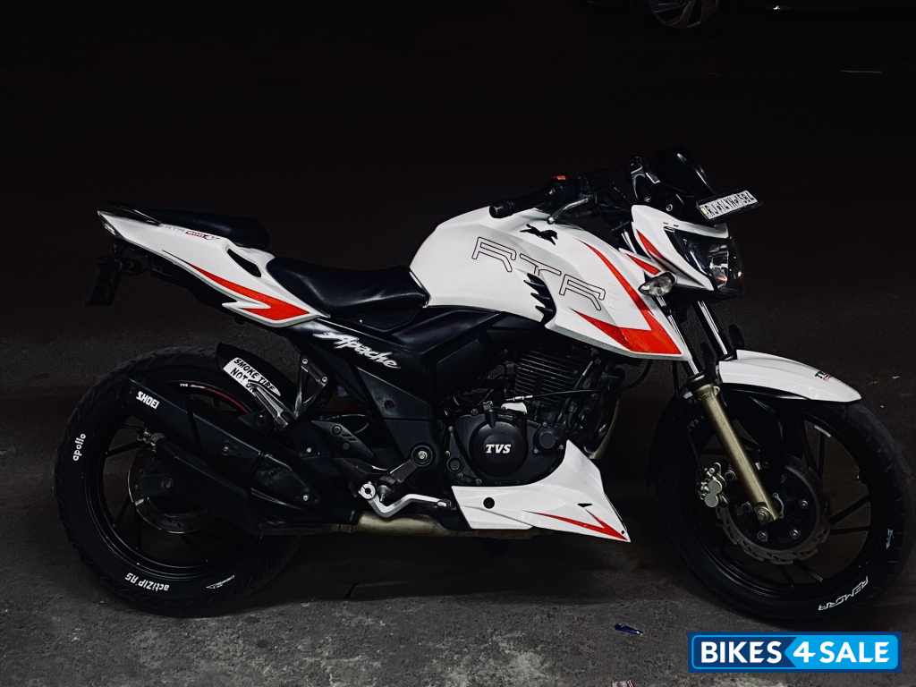 White Red TVS Apache RTR 200 4V