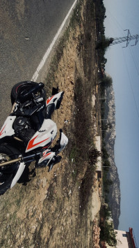 White Red TVS Apache RTR 200 4V