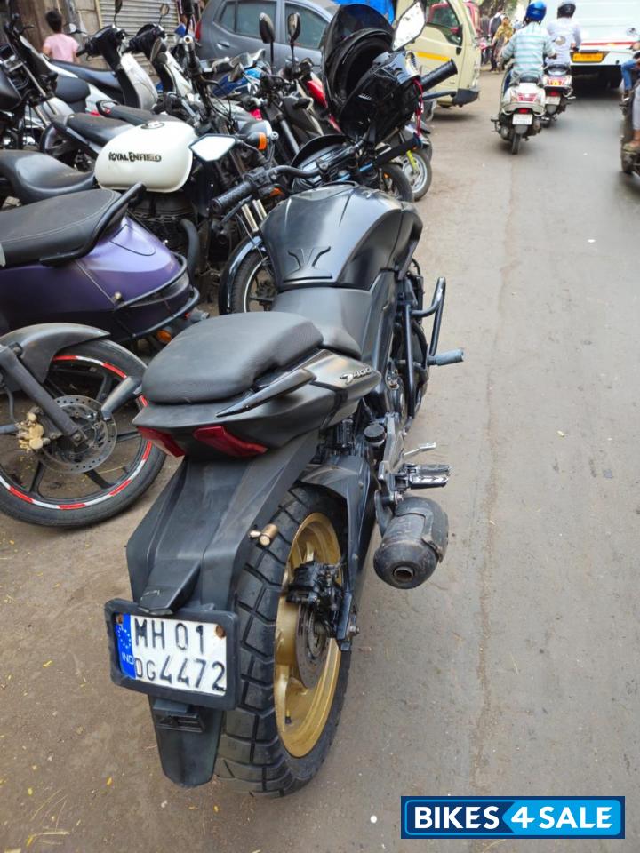 Black Bajaj Dominar 400 ABS BS6