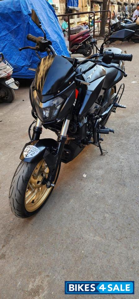 Black Bajaj Dominar 400 ABS BS6
