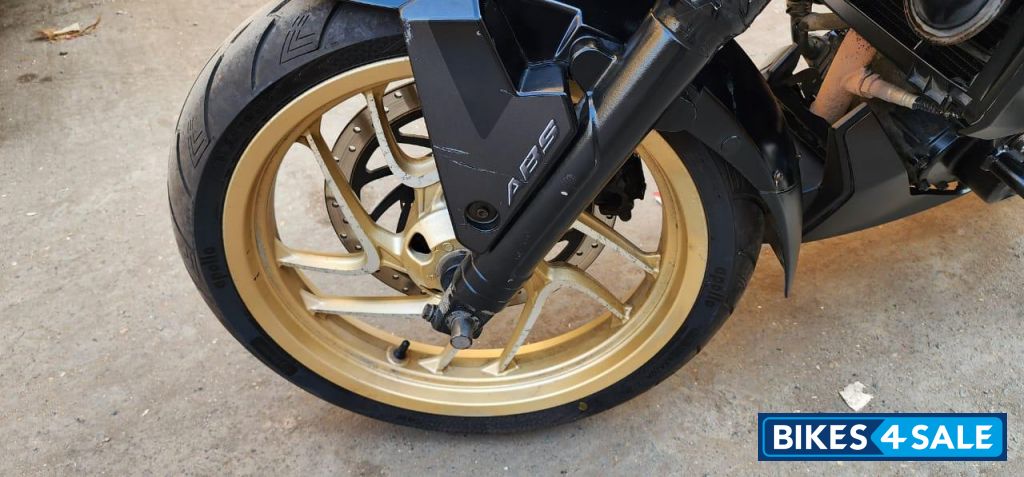 Black Bajaj Dominar 400 ABS BS6