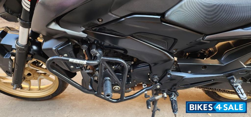 Black Bajaj Dominar 400 ABS BS6