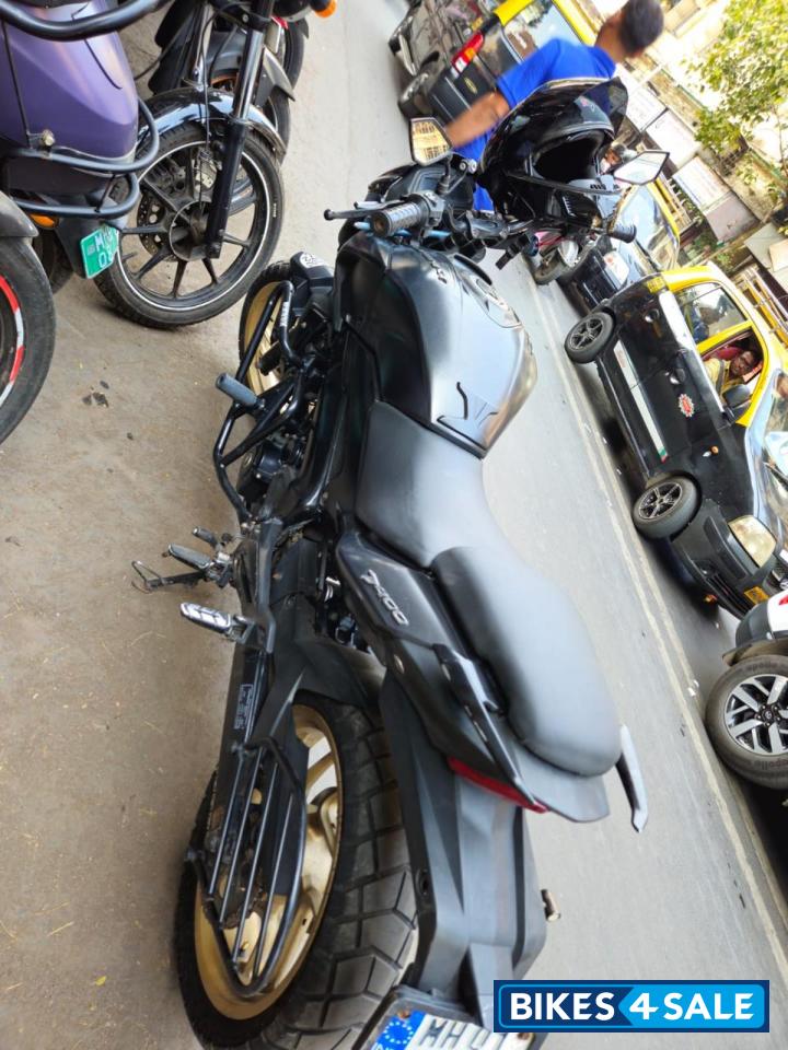 Black Bajaj Dominar 400 ABS BS6