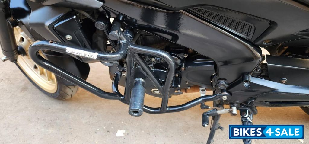 Black Bajaj Dominar 400 ABS BS6