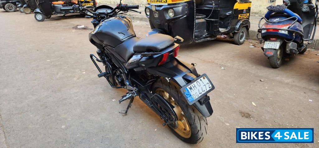 Black Bajaj Dominar 400 ABS BS6