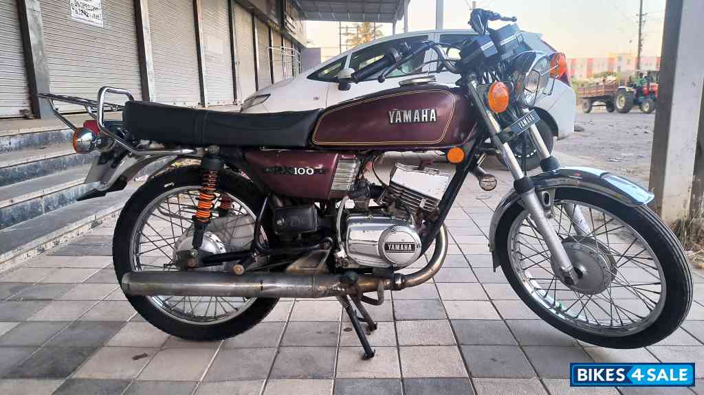 Yamaha RX 100