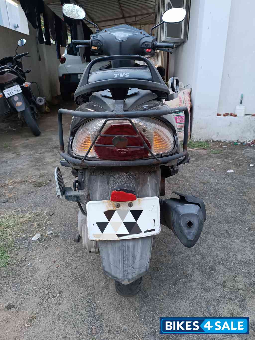 Brown TVS Wego