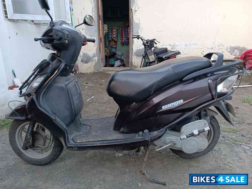 Brown TVS Wego