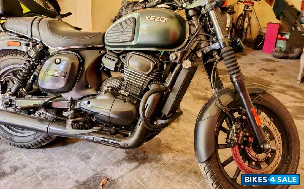 Hunter Green Yezdi Roadster Dark