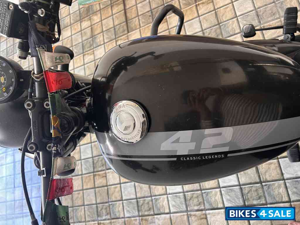 Jawa 42 Dual Channel ABS AllStar Black