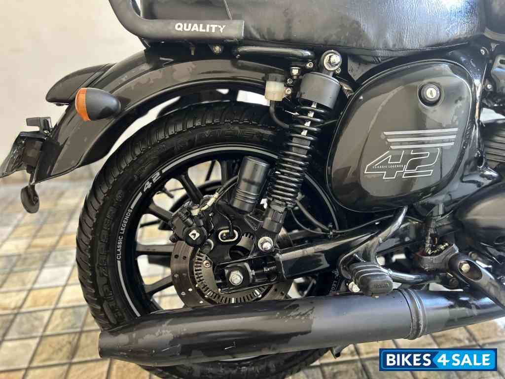 Jawa 42 Dual Channel ABS AllStar Black