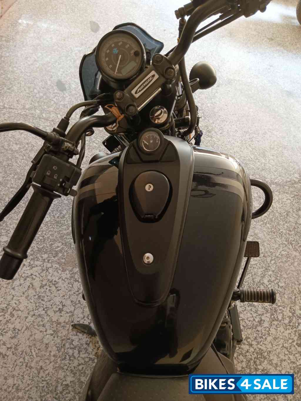 Black Bajaj Avenger Street 160 BS6