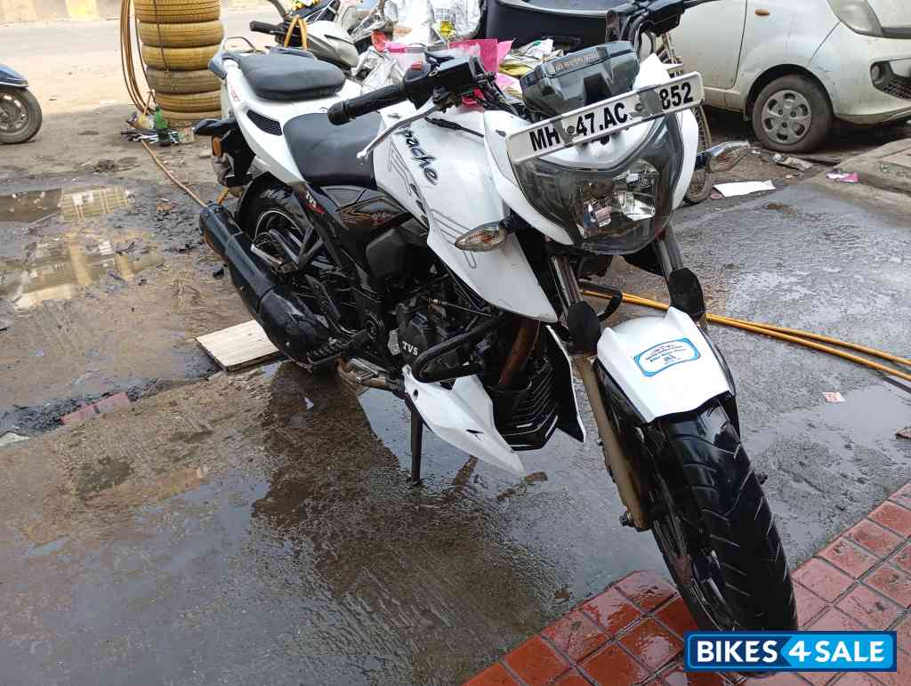 TVS Apache RTR 200 4V