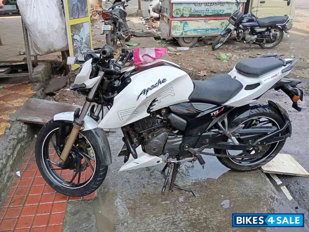 TVS Apache RTR 200 4V
