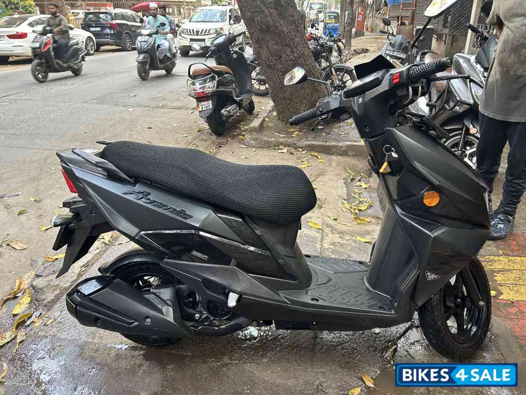 Suzuki Avenis 125 Ride Connect Edition