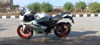 White Yamaha R15 V4