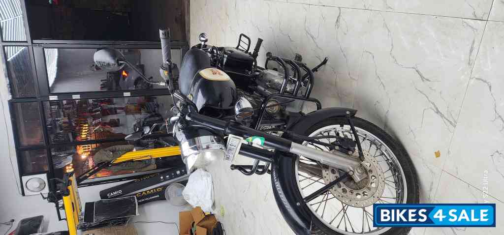 Black Royal Enfield Classic 350