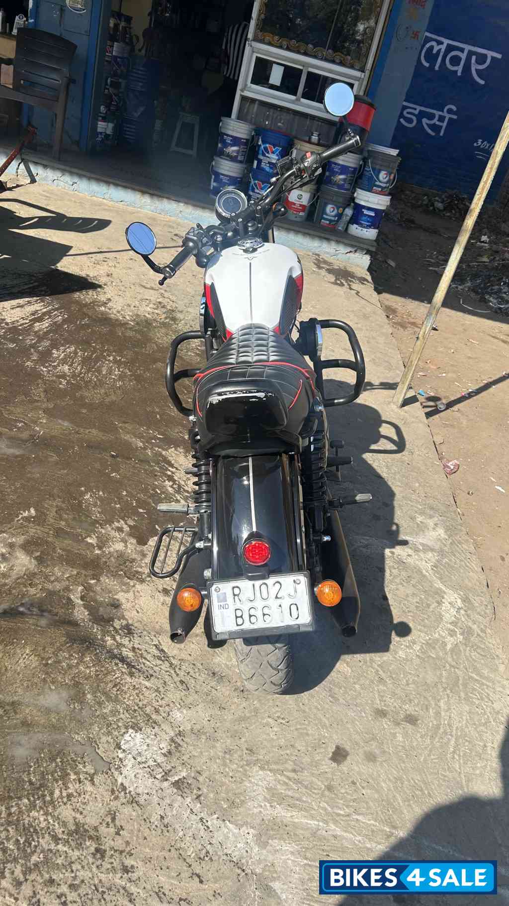 Yezdi Roadster Dual Tone