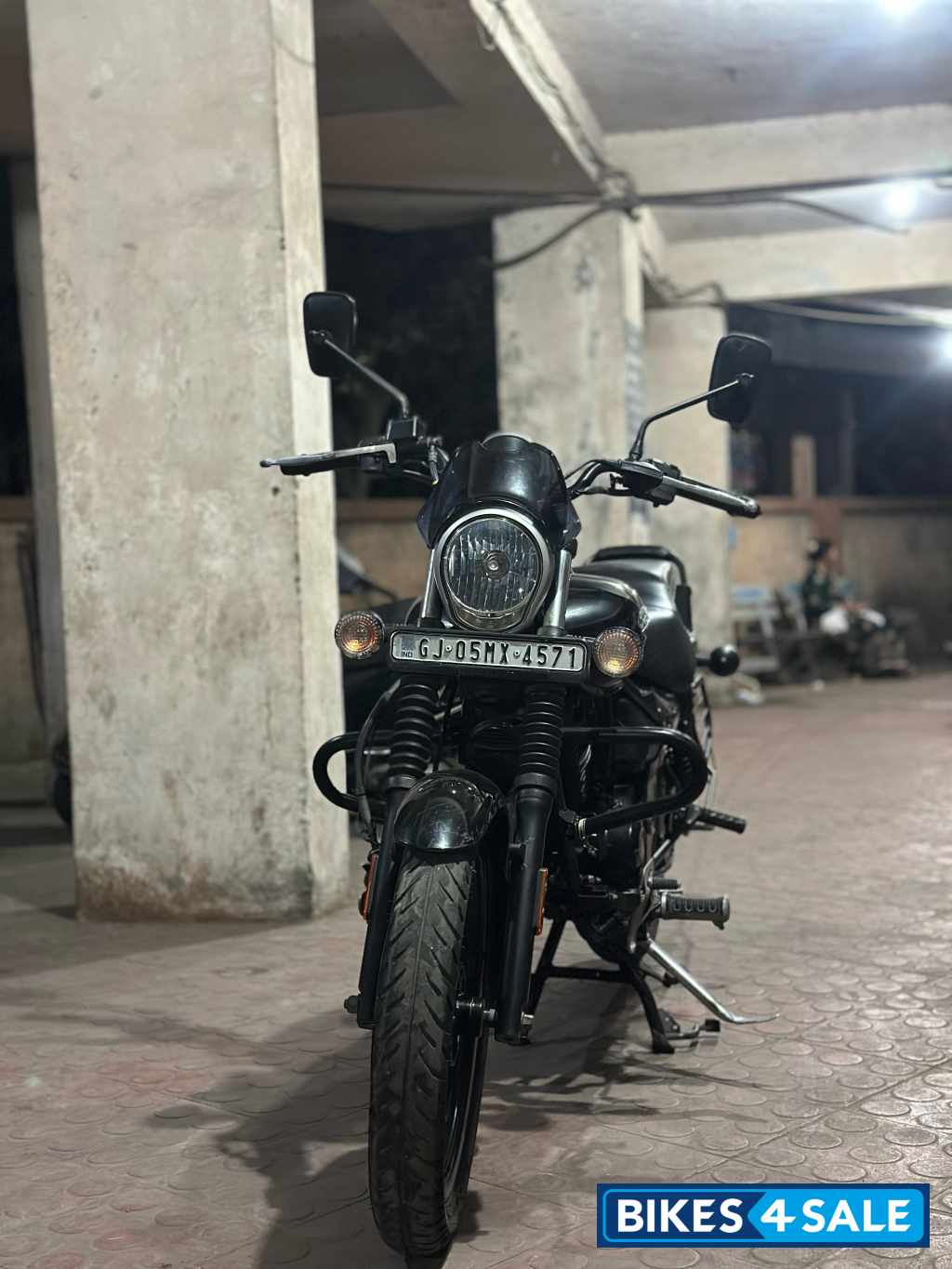 Black Bajaj Avenger Street 160 BS6
