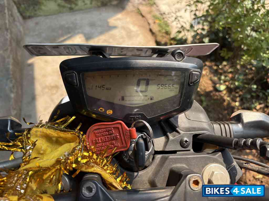 TVS Apache RTR 160 4V BS6