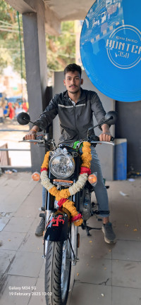 Black Royal Enfield Bullet 350