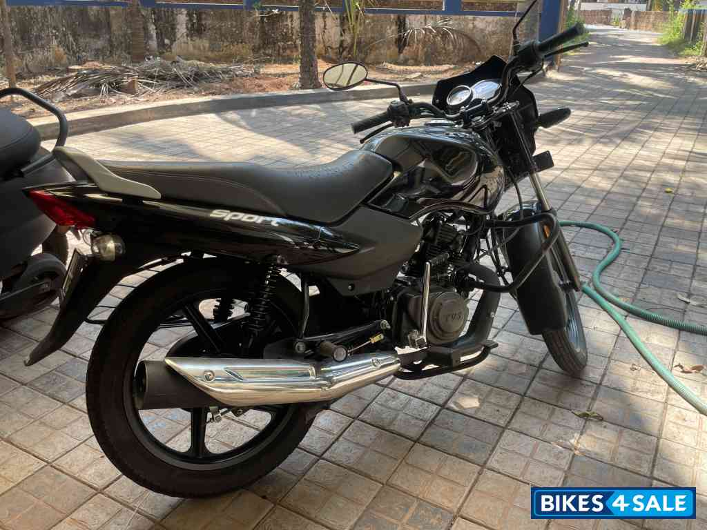 Black TVS Sport BS6