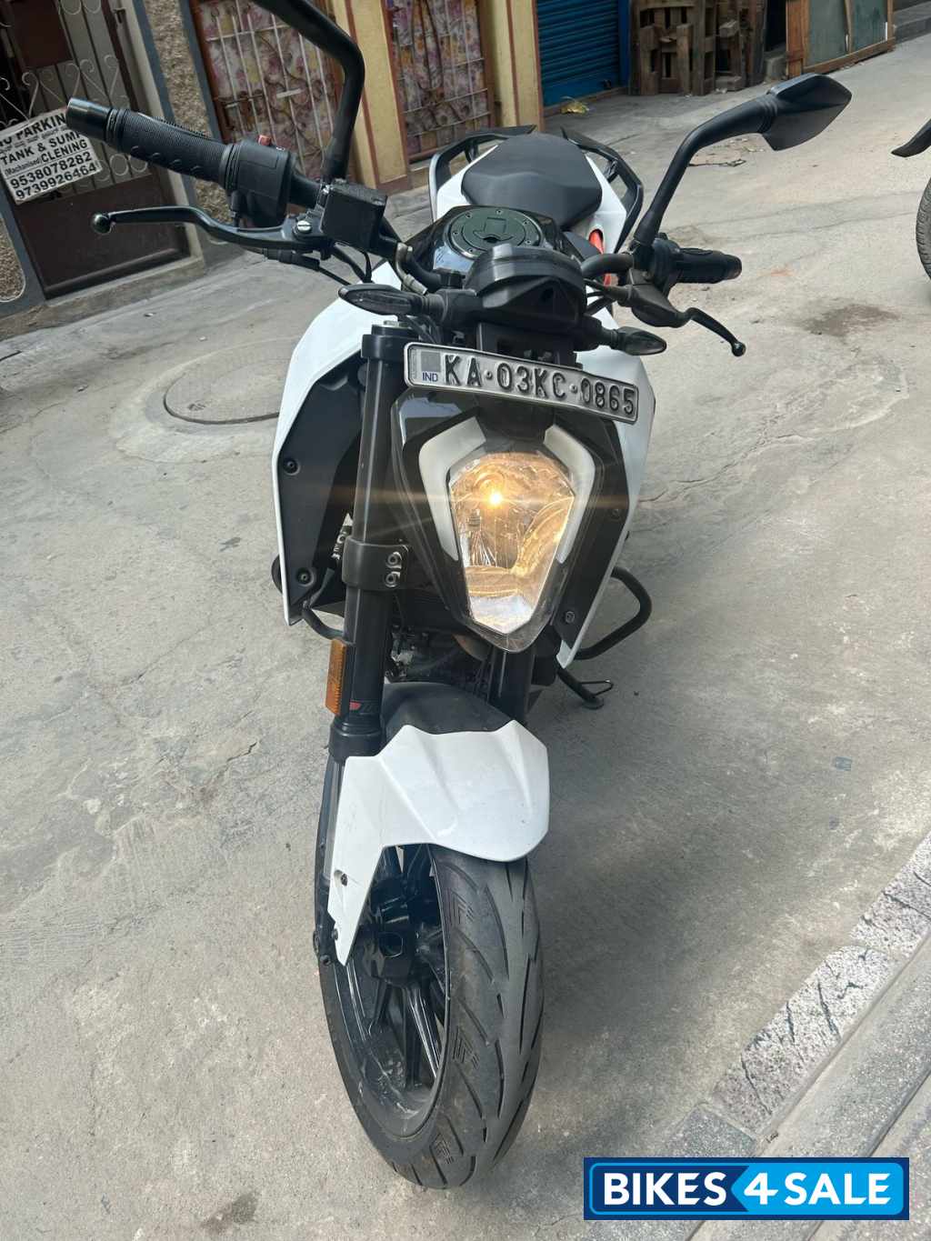 White KTM Duke 250 2020