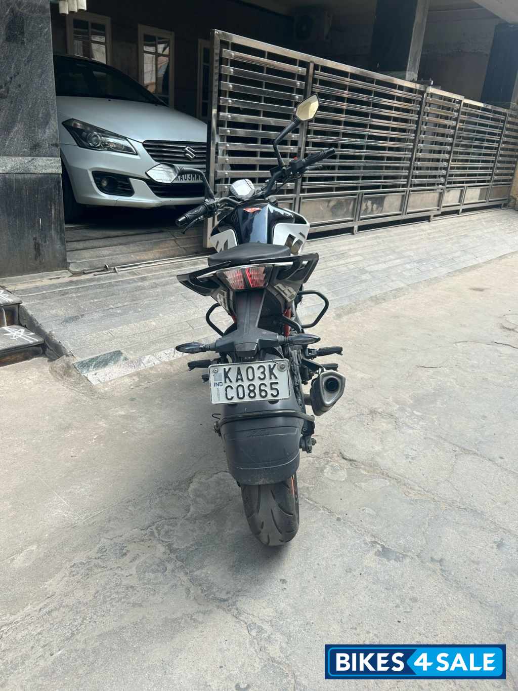 White KTM Duke 250 2020