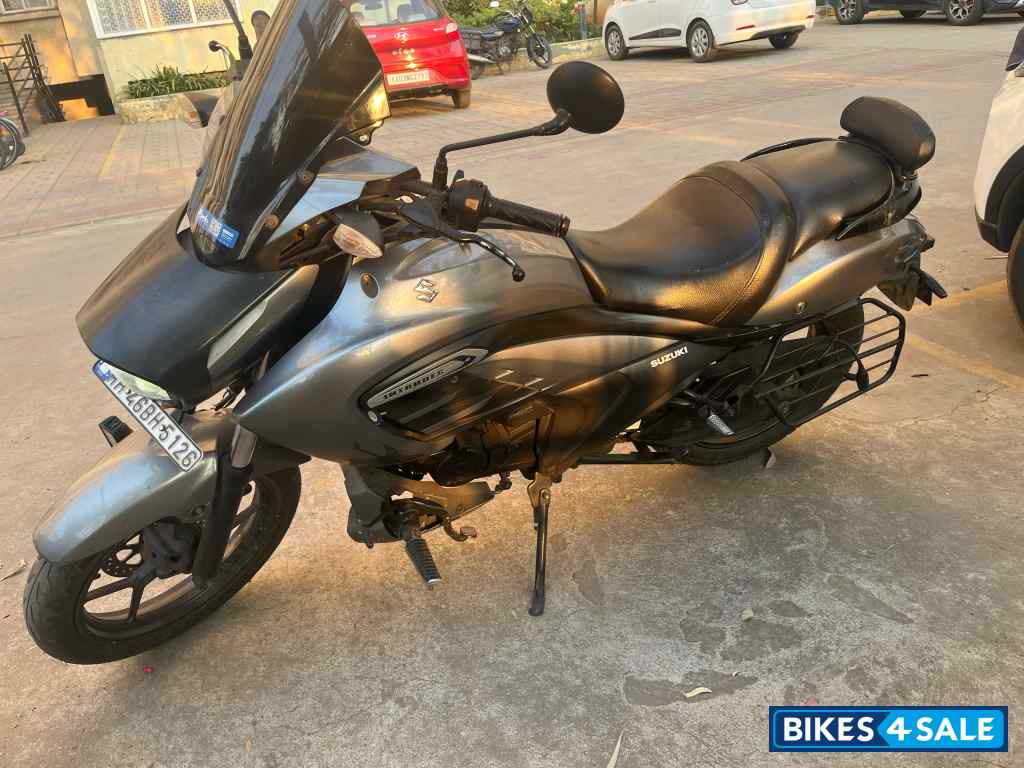 Grey Suzuki Intruder 150 BS6