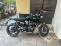 Jet Black Triumph Speed Twin 1200
