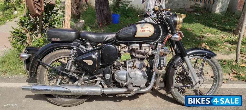 Black Royal Enfield Classic 350