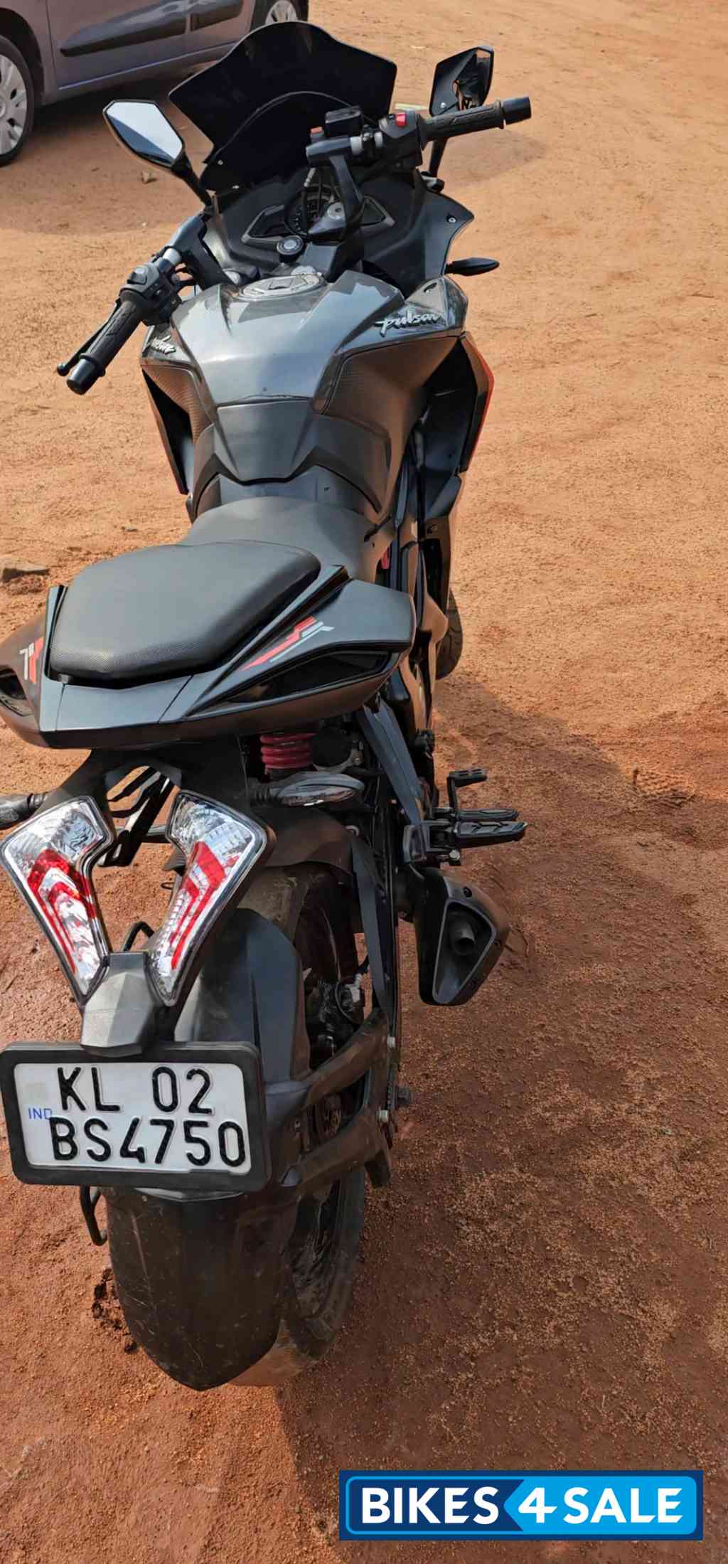 Black Bajaj Pulsar RS 200 ABS